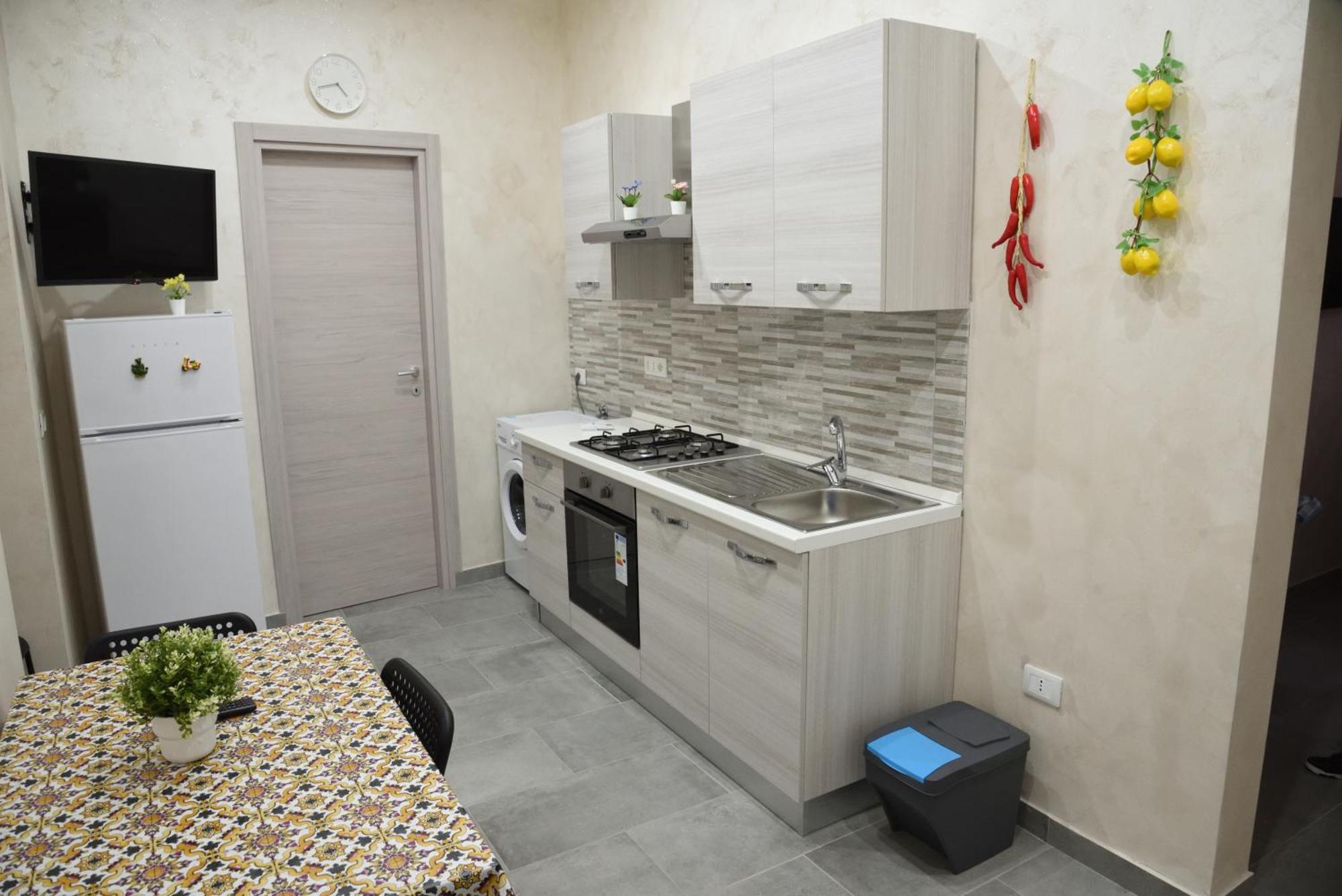 Family House Apartment Catania Exterior foto